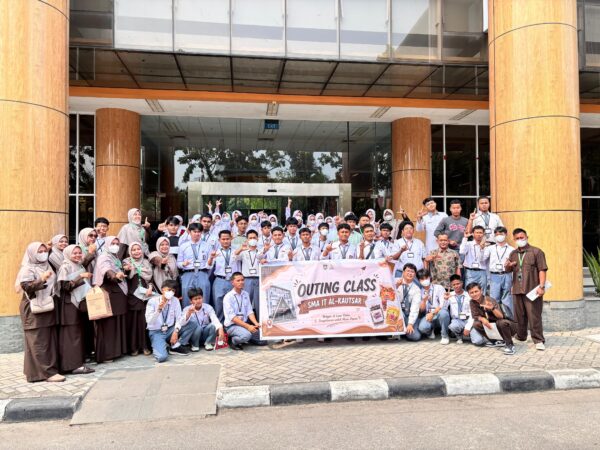 Outing Class 2026: Menumbuhkan Budaya Literasi dan Karakter Anti Korupsi